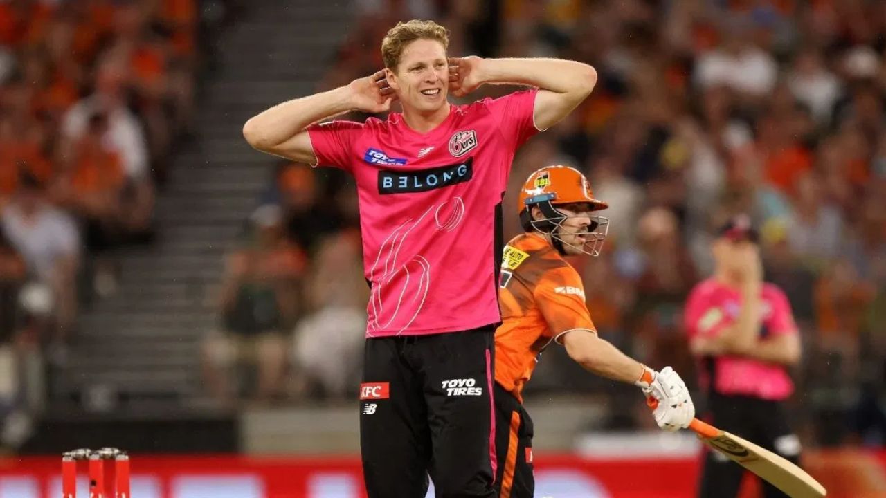 नाथन एलिस-सैम करन के बाद IPL से ये स्टार खिलाड़ी भी हुआ बाहर, काव्या मारन ने ऑक्शन में 3 करोड़ रूपये में था खरीदा