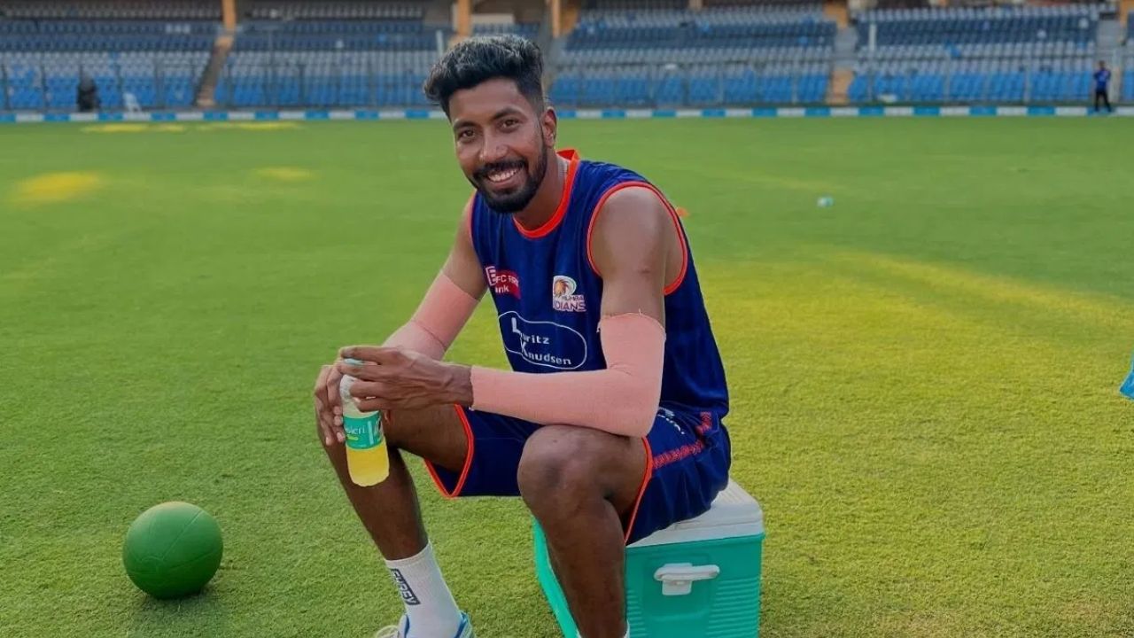 आकाशदीप के बाहर होते ही KKR का मास्टरस्ट्रोक, रिप्लेसमेंट में शामिल किया घातक पेसर 2 आकाशदीप के बाहर होते ही KKR का मास्टरस्ट्रोक, रिप्लेसमेंट में शामिल किया घातक पेसर