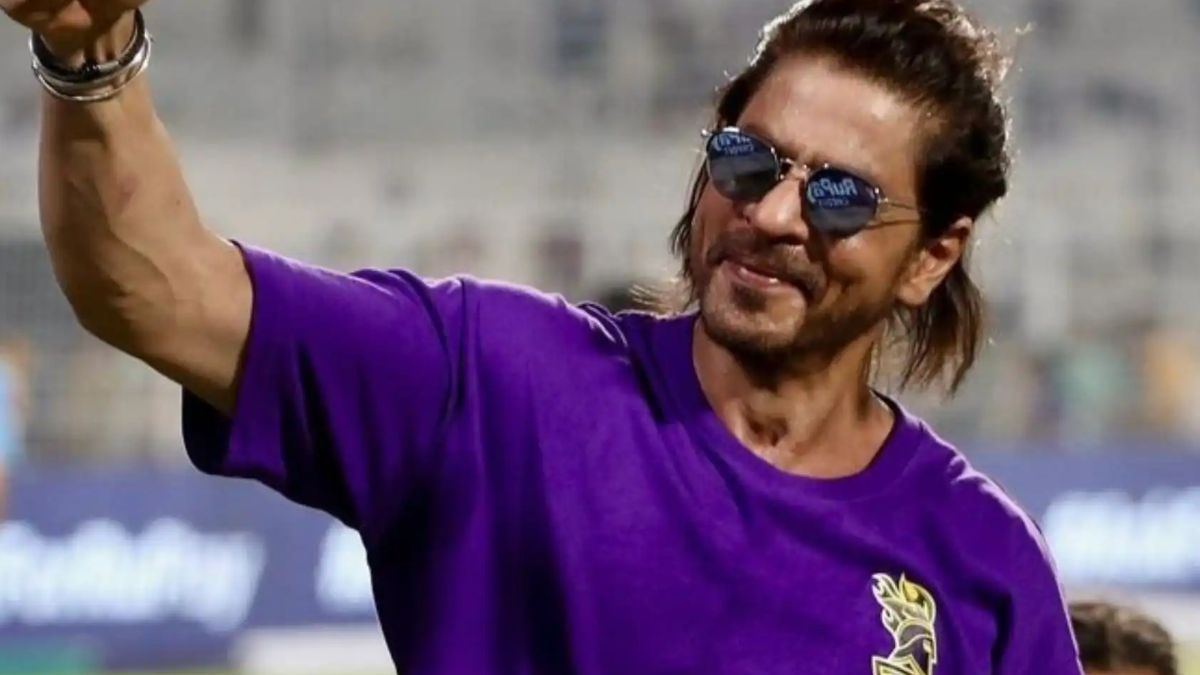10 Pakistani cricketers have played for Shah Rukh Khan's team.