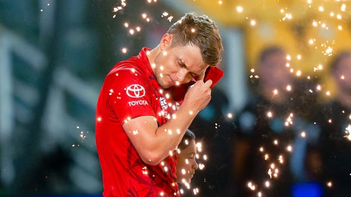 राजस्थान रॉयल्स का सरप्राइज मूव, PSL खिलाड़ी को बना रहे सैम करन का रिप्लेसमेंट 2 England cricket team's star all-rounder Sam Curran has been ruled out of IPL 2026 due to a groin injury.