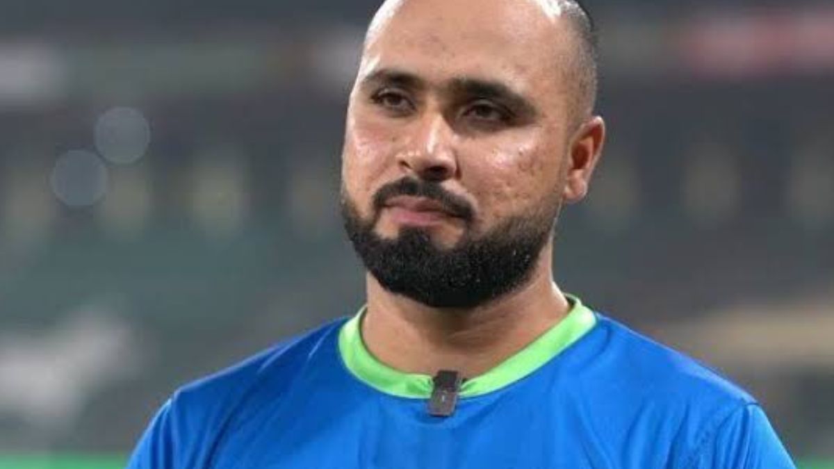 महिला स्टाफ से बदतमीजी करने वाला पाक क्रिकेटर बेनकाब, नाम सामने आते ही मचा हड़कंप 2 32-year-old Faheem Ashraf is being accused of misbehavior.