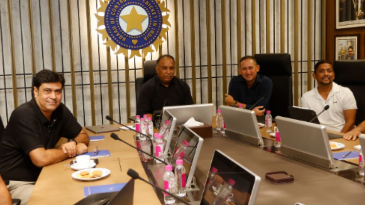 अब हर खिलाड़ी को मानना होगा IPL 2026 का ये नया नियम! BCCI ने किया बड़ा ऐलान 2 BCCI Releases New Rules for IPL 2026