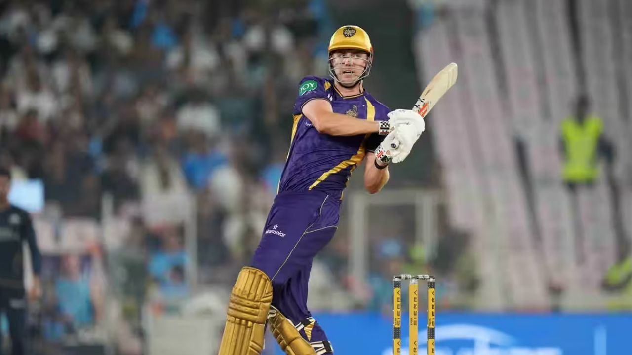 Cameron Green ने GT vs KKR मैच में लगाया जबरदस्त छक्का, डिस्प्ले कार का हुआ बुरा हाल; देखें वायरल वीडियो