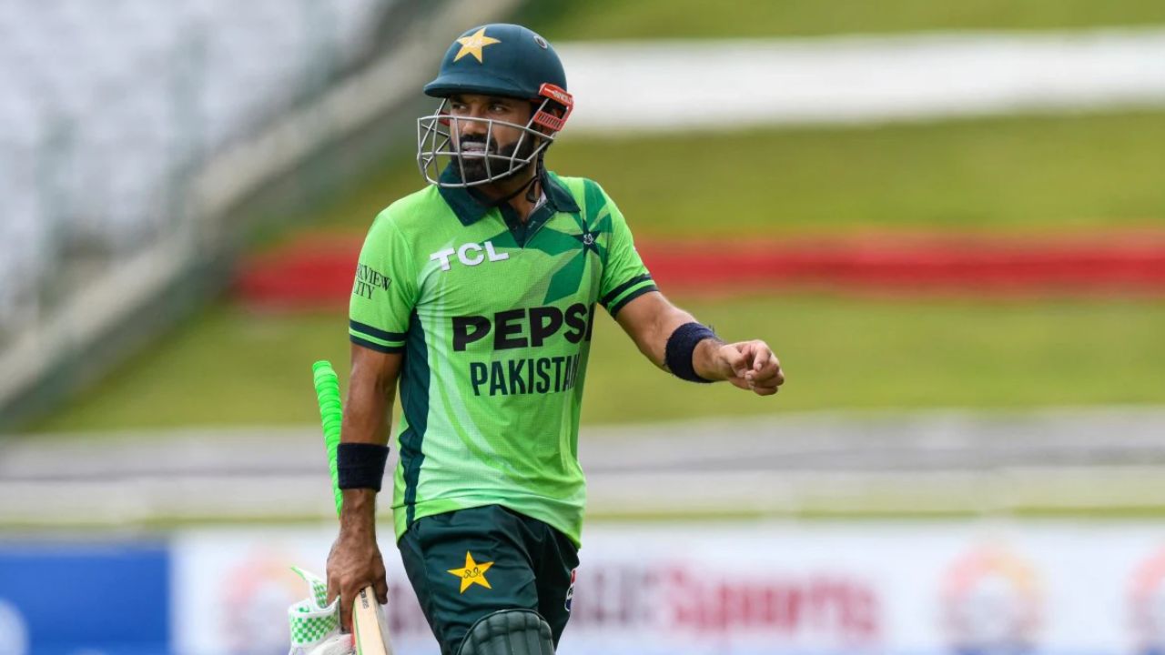 Pakistan के स्टार खिलाड़ी ने टी20I से दिए संन्यास के संकेत, बोला 'मैं पाकिस्तान टीम में जगह डिजर्व नहीं करता...' 