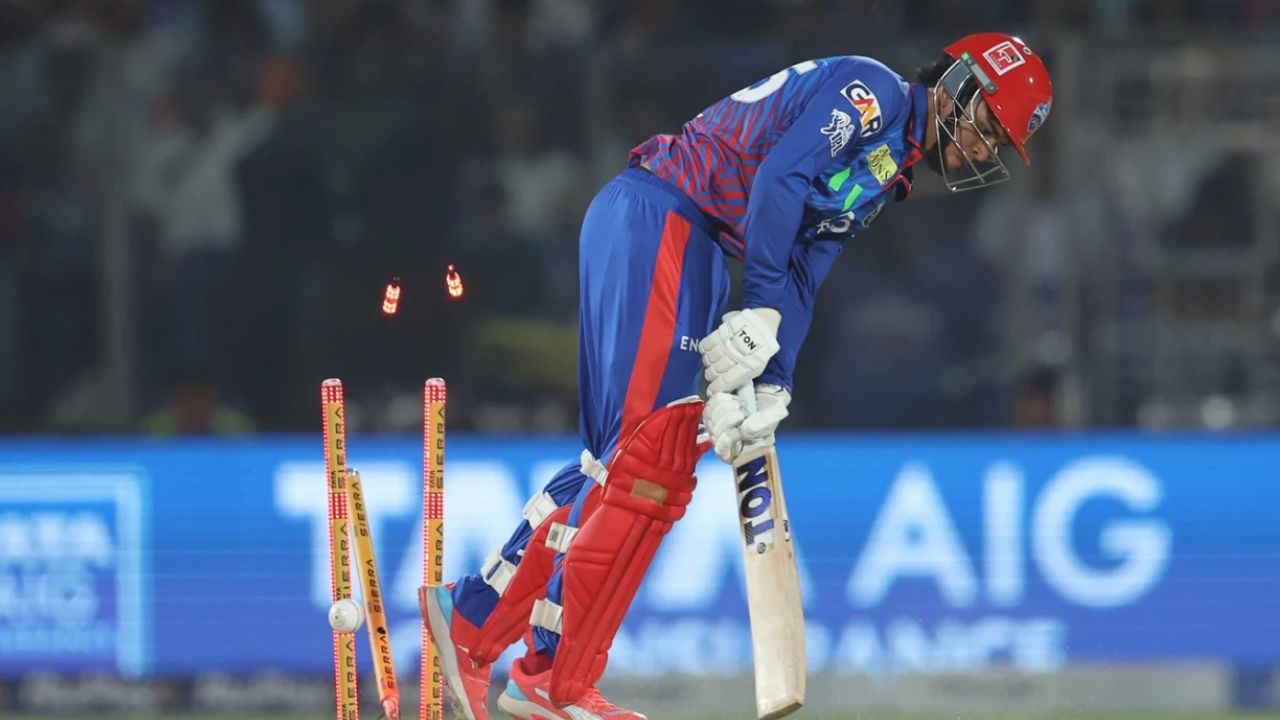 DC vs RCB: दिल्ली की बेंगलुरु के खिलाफ 9 विकेट से शर्मनाक हार, बल्लेबाजों ने कटाई नाक; भुवनेश्वर-हेजलवुड की जोड़ी का कहर