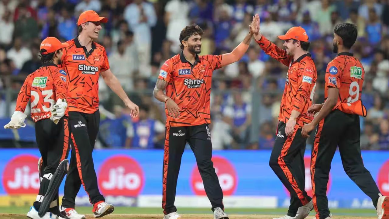 MI vs SRH मैच के बाद IPL 2026 Points Table: हैदराबाद को लगातार पांचवीं जीत से जबरदस्त फायदा, राजस्थान को हुआ नुकसान, प्लेऑफ की रेस से मुंबई बाहर
