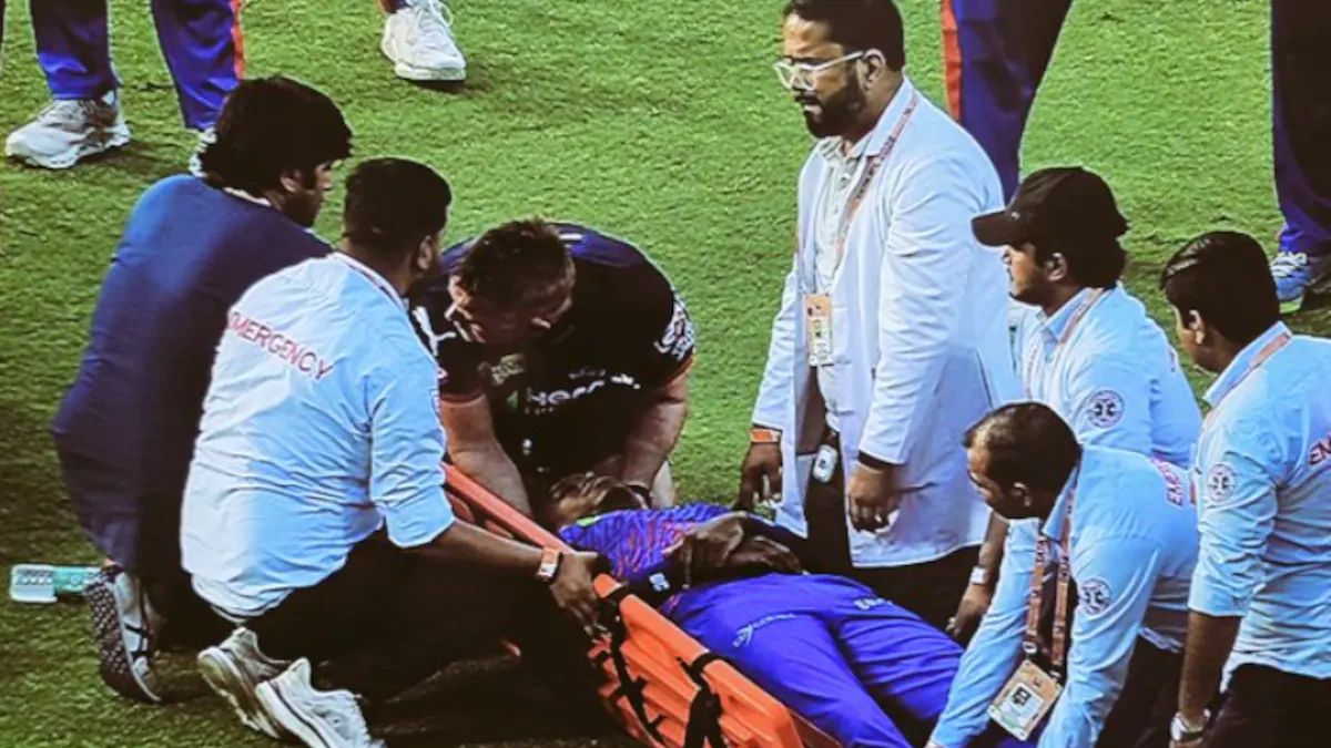 Lungi Ngidi injured while attempting to take a catch.