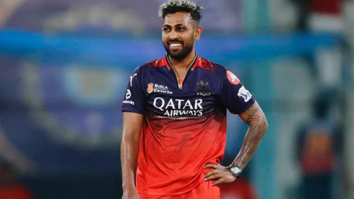 Nuwan Thushara takes a major decision.