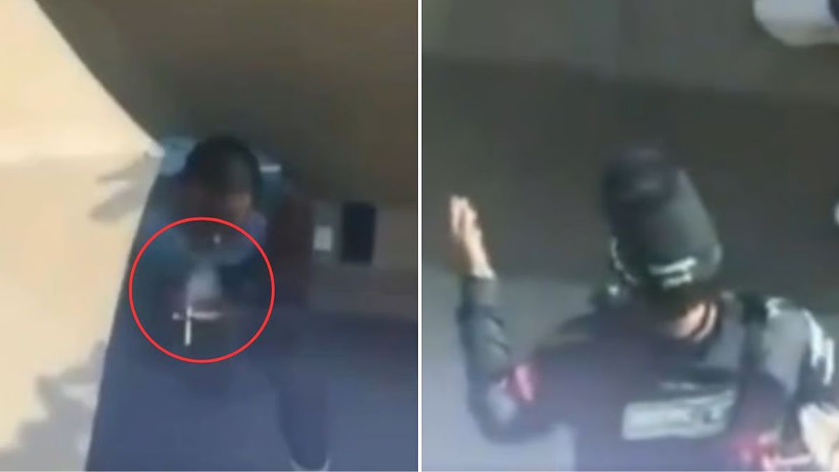 Rashid Khan is seen explaining something to Kagiso Rabada.