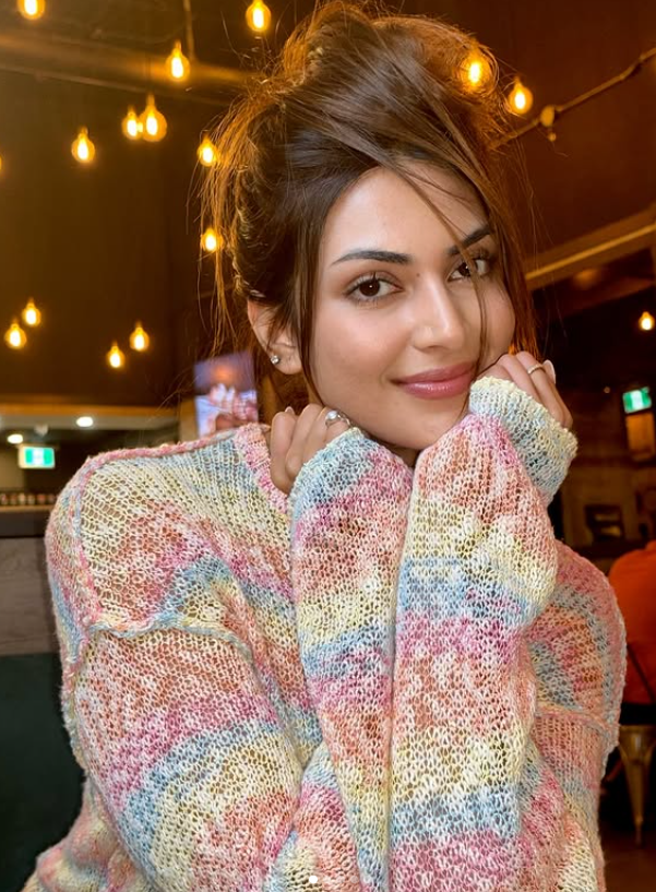 कौन हैं Yesha Sagar? जो DC स्टार Sameer Rizvi की गर्लफ्रेंड, देखें इनकी 10 ग्लैमरस तस्वीरें 6