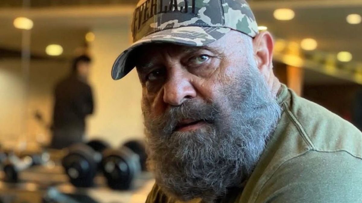 महिलाओं पर विवादित टिप्पणी के बाद Yograj Singh पर FIR, अब जाना पड़ेगा जेल 2 An FIR has been lodged against Yograj Singh.