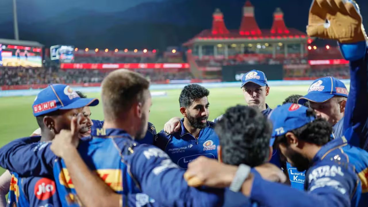 PBKS vs MI मैच में Jasprit Bumrah क्यों कर रहे हैं मुंबई इंडियंस की कप्तानी? जानें बड़ा कारण 2 PBKS vs MI मैच में Jasprit Bumrah क्यों कर रहे हैं मुंबई इंडियंस की कप्तानी? जानें बड़ा कारण