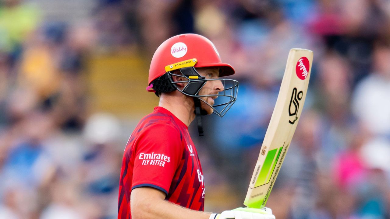 IPL के बीच ही Jos Buttler ने कर लिया बड़ा करार, अब अगले 3 साल तक इसी टीम का होंगे हिस्सा 2 IPL के बीच ही Jos Buttler ने कर लिया बड़ा करार, अब अगले 3 साल तक इसी टीम का होंगे हिस्सा