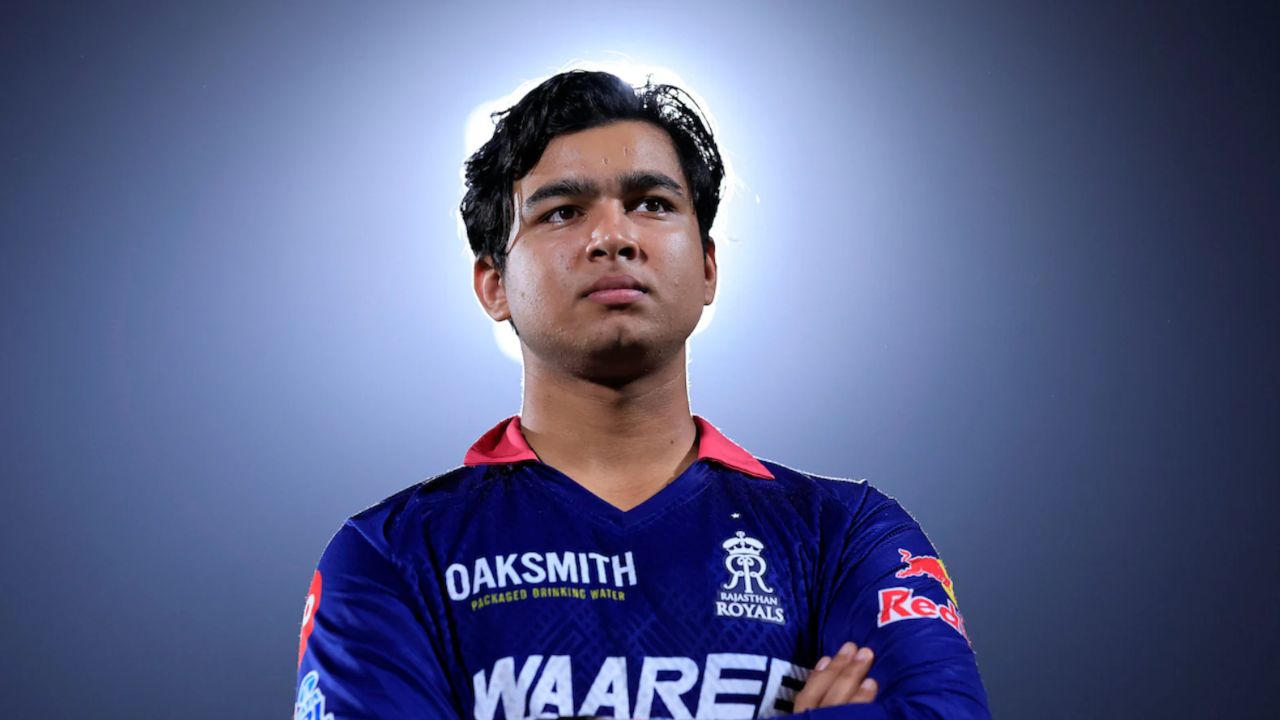 "शतक नहीं, ट्रॉफी चाहिए", पहले बल्ले और अब बयान से वैभव सूर्यवंशी ने जीता दिल 2 "शतक नहीं, ट्रॉफी चाहिए", पहले बल्ले और अब बयान से Vaibhav Sooryavanshi ने जीता दिल
