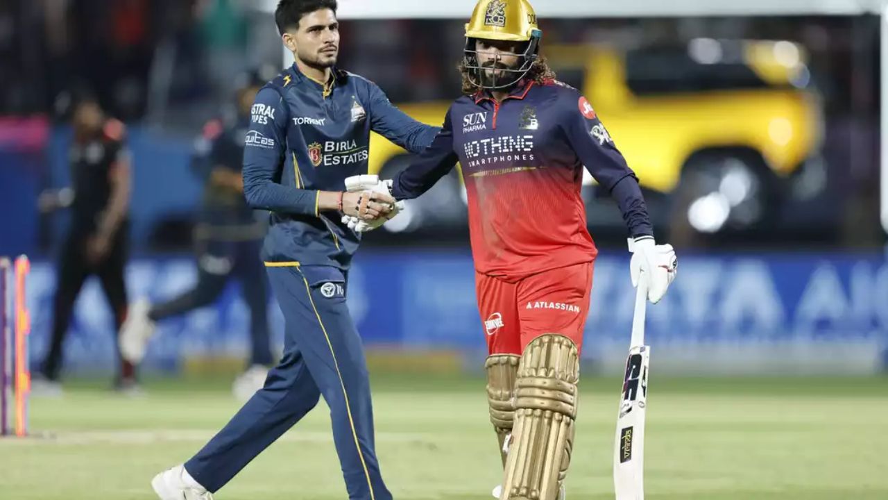IPL 2026 Final: इन दो टीमों की होगी टक्कर, जानें कब और कहां खेला जाएगा खिताबी मैच; एक क्लिक में जानें पूरी जानकारी 2 IPL 2026 Final: इन दो टीमों की होगी टक्कर, जानें कब और कहां खेला जाएगा खिताबी मैच; एक क्लिक में जानें पूरी जानकारी