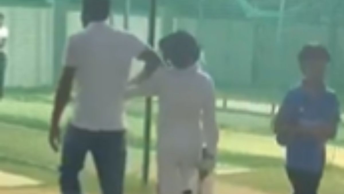 क्रिकेट का जानलेवा क्रेज! बेटे को वैभव सूर्यवंशी बनाने की जिद में पिता ने दिखाई 10 के बच्चे पर क्रूरता, देखें वीडियो 2 Driven by a stubborn resolve to turn his son into a 'Vaibhav Suryavanshi,' a father subjects a 10-year-old child to cruelty